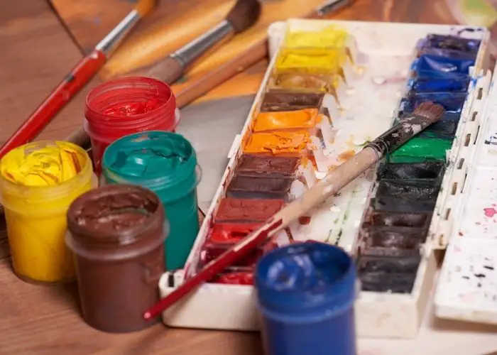 difference between gouache and acrylic paint