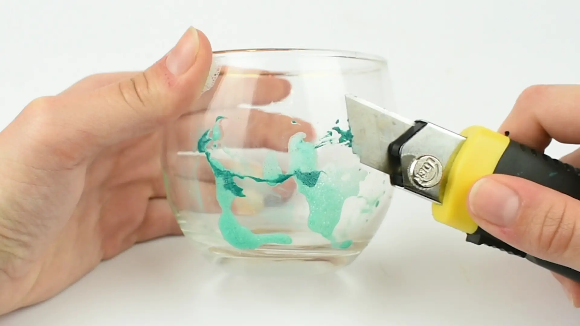 How to Remove Acrylic Paint from Glass