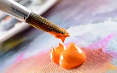 Do You Wet The Brush Before Using Acrylic Paint?