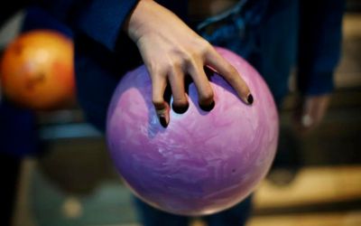 How can you Protect your Acrylic or Long Nails while Bowling?