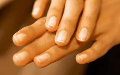 Important Tips And Precautions To Follow While Removing Acrylic Nails